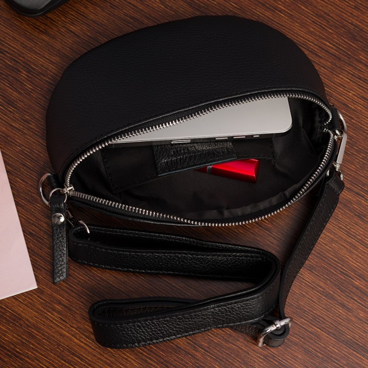 Czarna damska nerka skórzana B68 na pasek