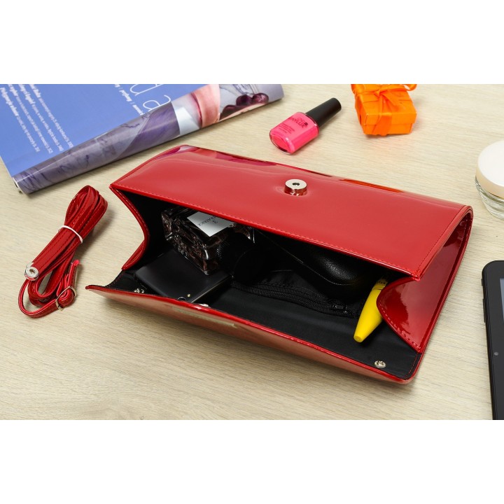 Czerwona torebka wieczorowa kopertówka Beltimore